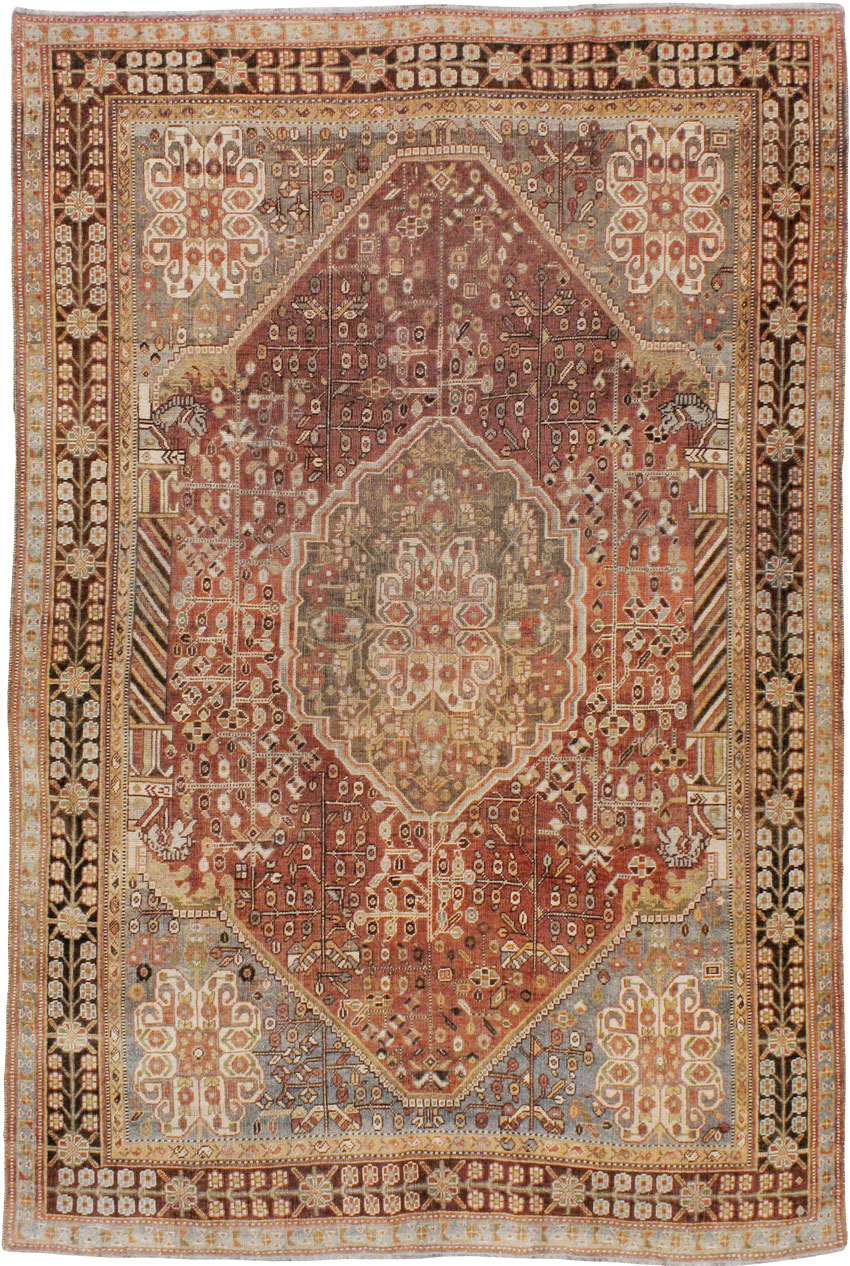 Vintage Persian Shiraz Rug, No.22980 - Gsblank