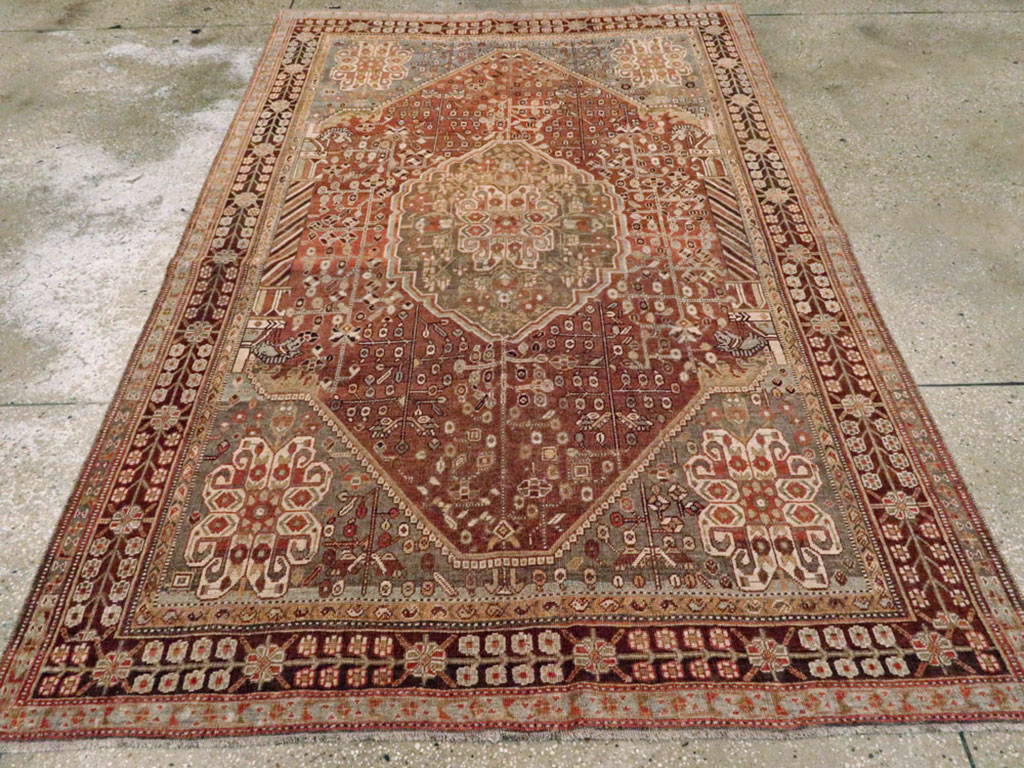 Vintage Persian Shiraz Rug, No.22980 - Gsblank