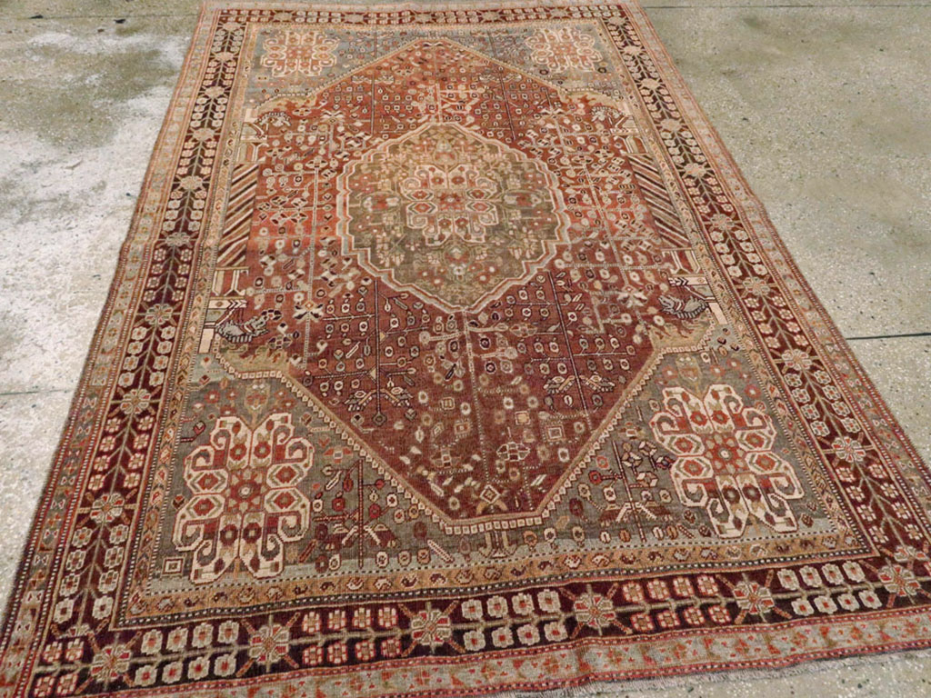 Vintage Persian Shiraz Rug, No.22980 - Gsblank