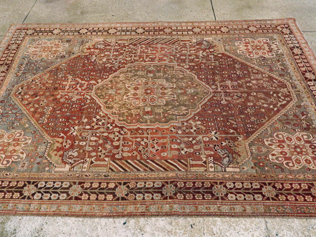 Vintage Persian Shiraz Rug, No.22980 - Gsblank