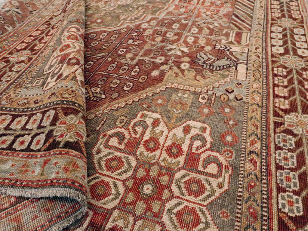 Vintage Persian Shiraz Rug, No.22980 - Gsblank