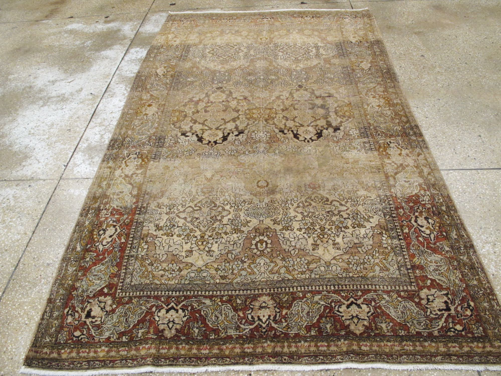 Antique Isfahan Rug, No.23030 - Gsblank