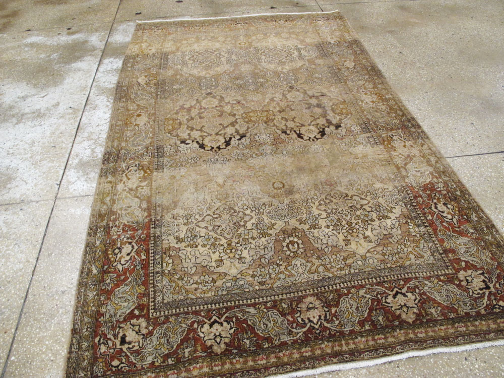 Antique Isfahan Rug, No.23030 - Gsblank