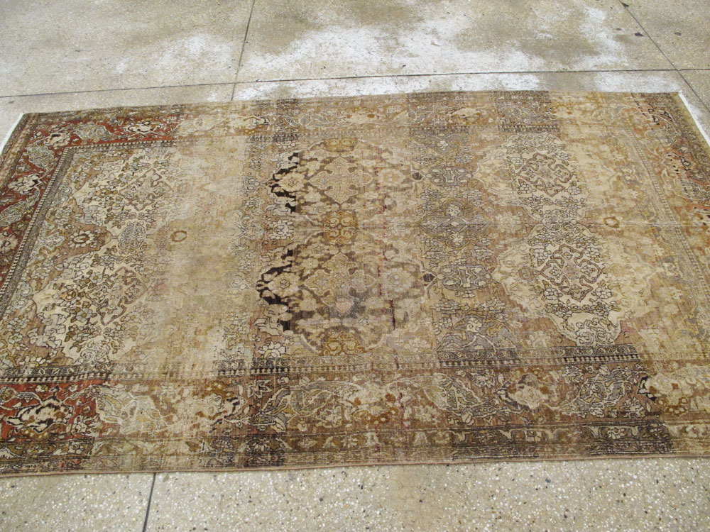Antique Isfahan Rug, No.23030 - Gsblank