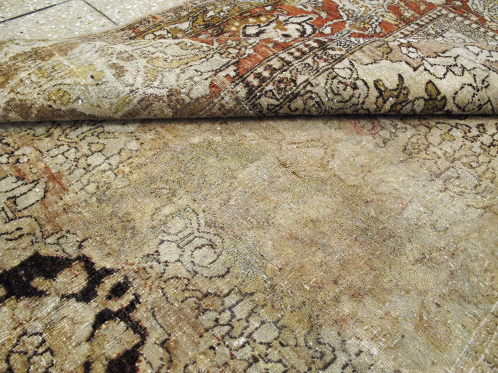 Antique Isfahan Rug, No.23030 - Gsblank