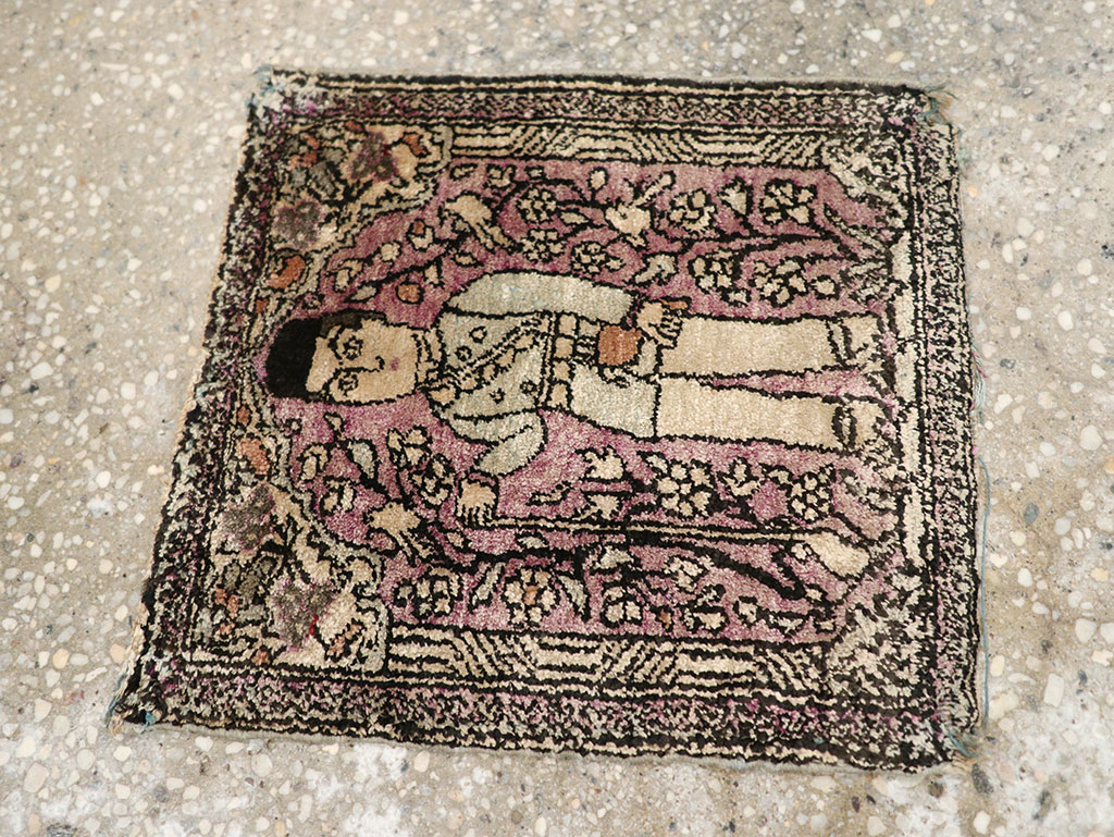 Antique Persian Kashan Pictorial Rug, No.23035 - Gsblank