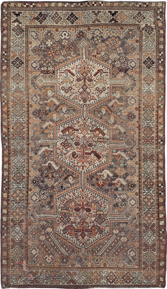 Antique Persian Shiraz Rug, No.23063 - Gsblank