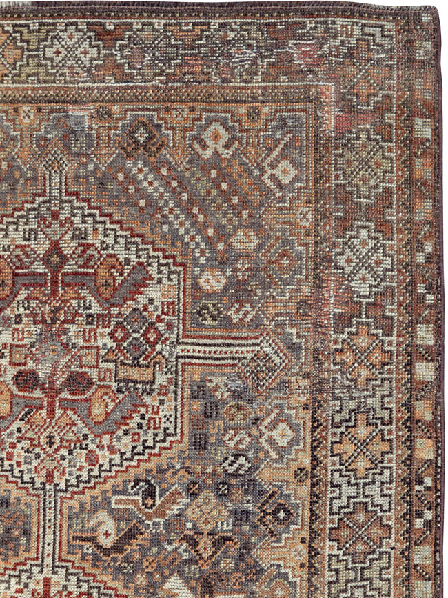 Antique Persian Shiraz Rug, No.23063 - Gsblank