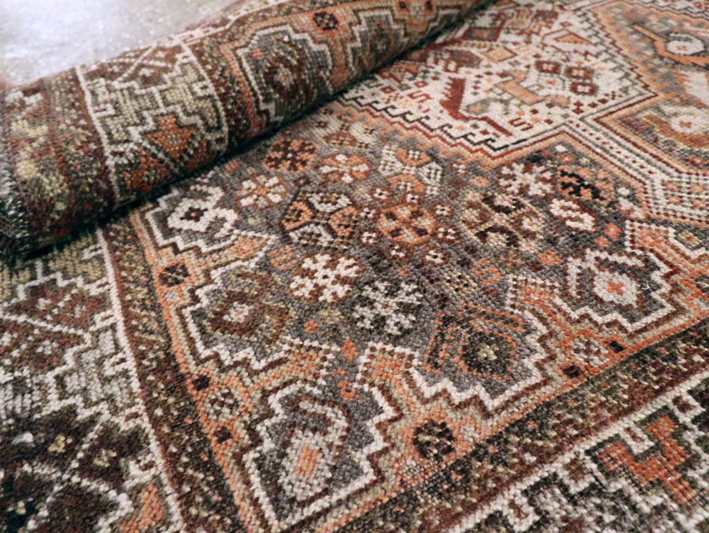 Antique Persian Shiraz Rug, No.23063 - Gsblank