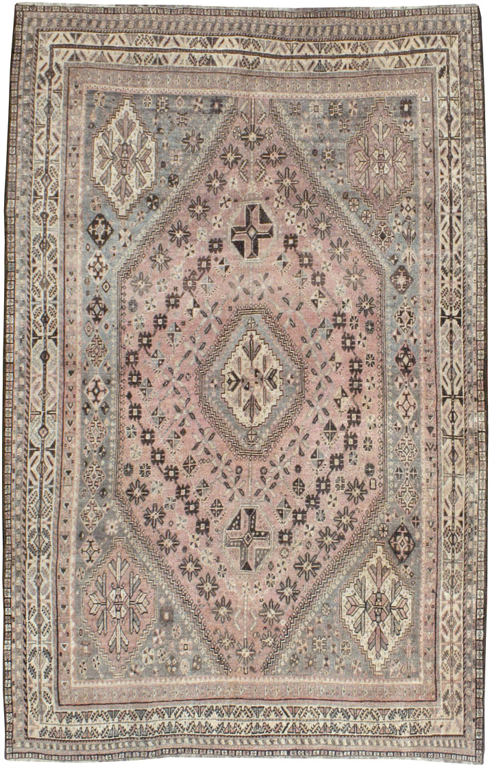 Antique Persian Shiraz Rug, No.23064 - Gsblank