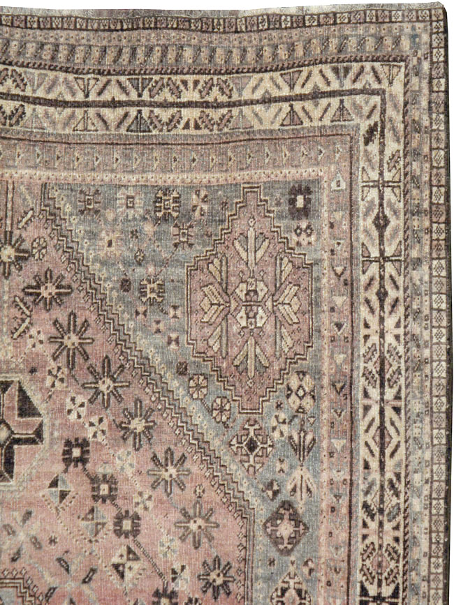 Antique Persian Shiraz Rug, No.23064 - Gsblank
