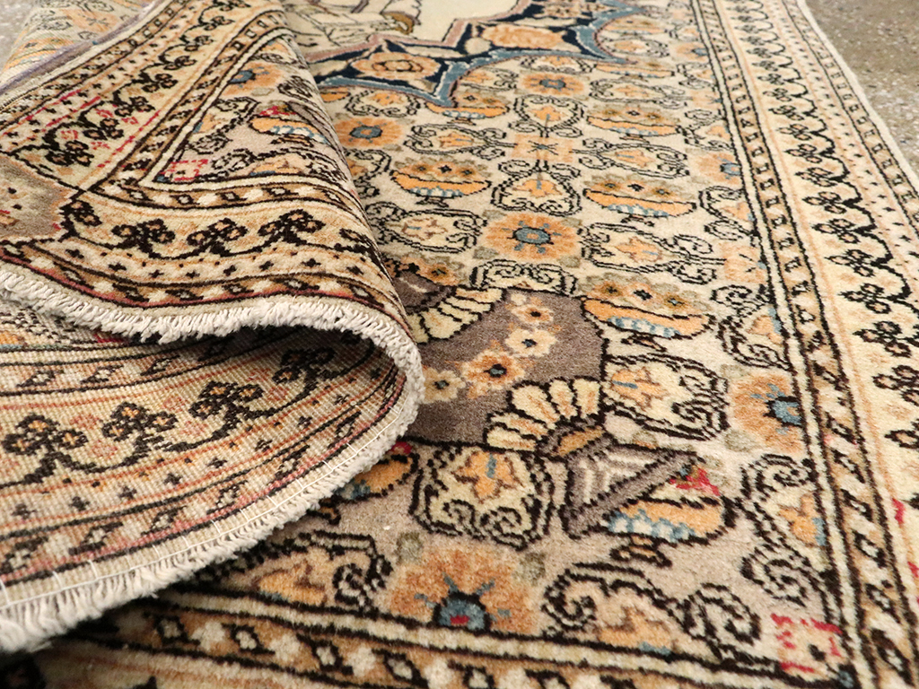 Vintage Persian Tabriz Pictorial Rug, No.23097 - Gsblank