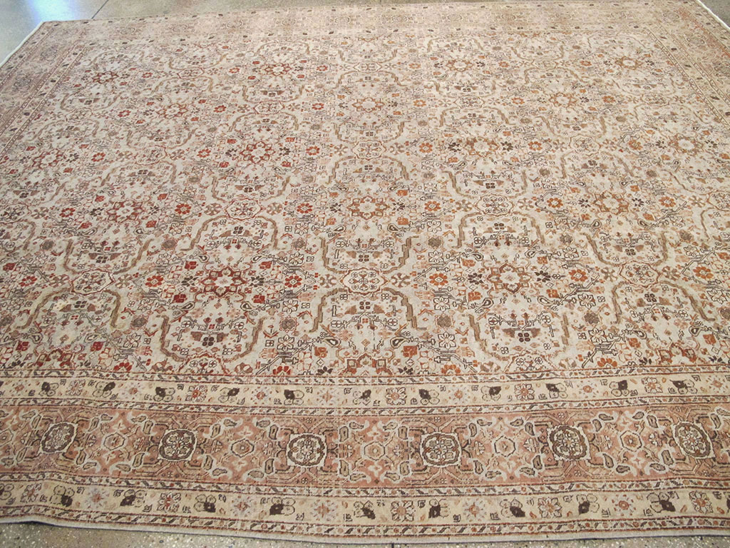Antique Perian Tabriz Carpet, No.23144 - Gsblank