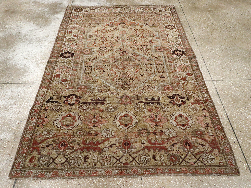 Antique Persian Bidjar Rug, No.23211 - Gsblank