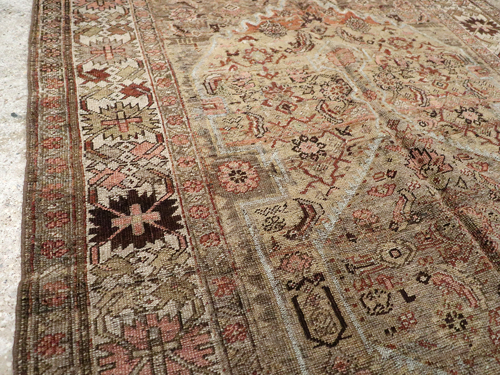 Antique Persian Bidjar Rug, No.23211 - Gsblank