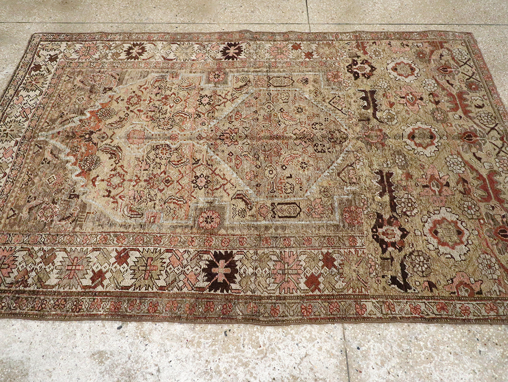 Antique Persian Bidjar Rug, No.23211 - Gsblank