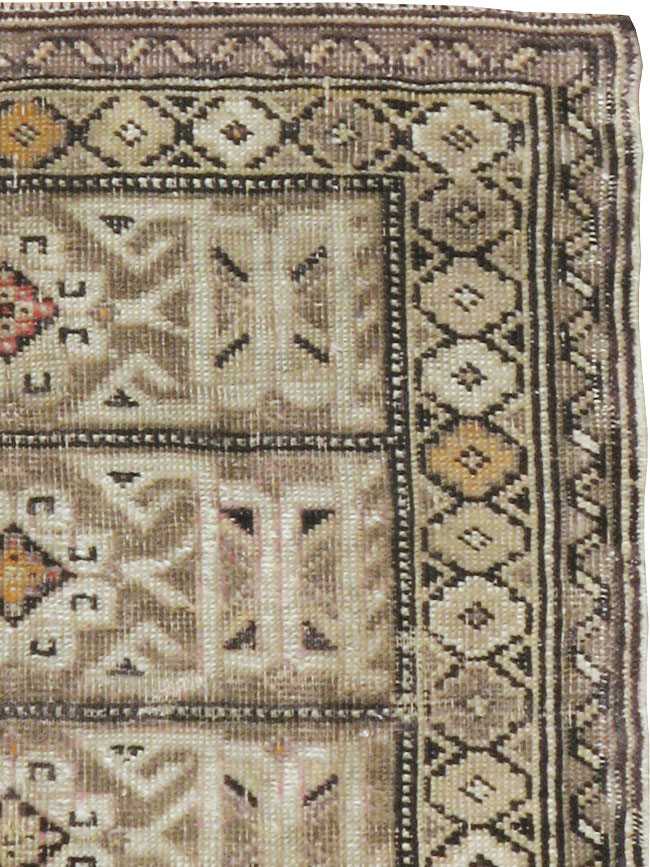 Antique Caucasian Shirvan Square Rug, No.23230 - Gsblank