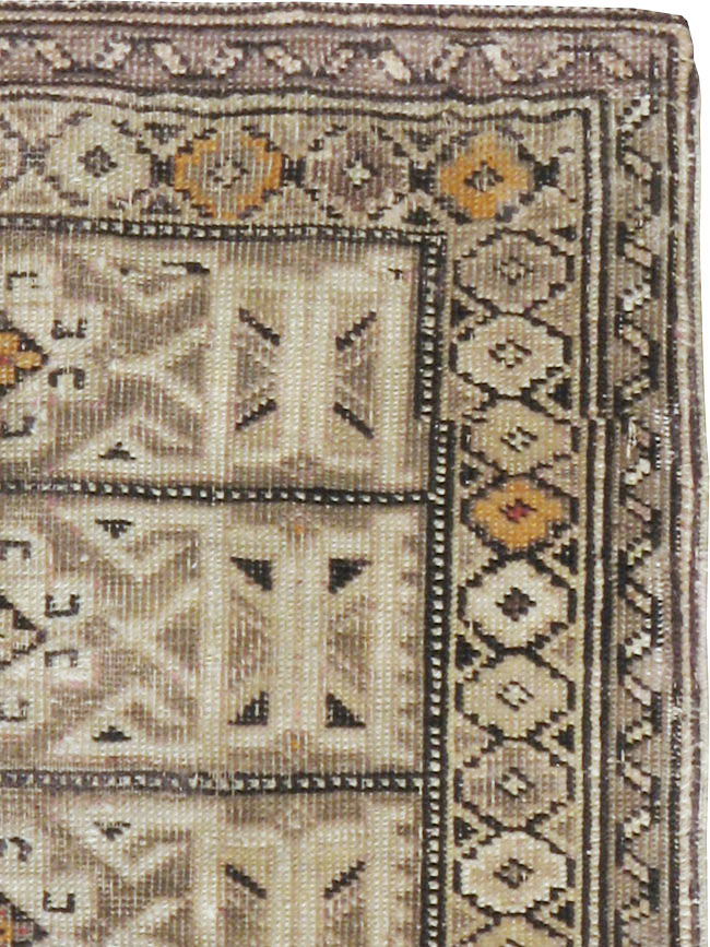 Antique Caucasian Shirvan Square Rug, No.23230 - Gsblank