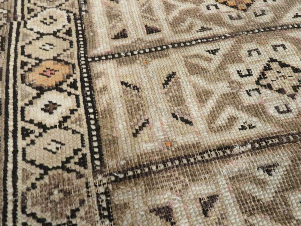 Antique Caucasian Shirvan Square Rug, No.23230 - Gsblank