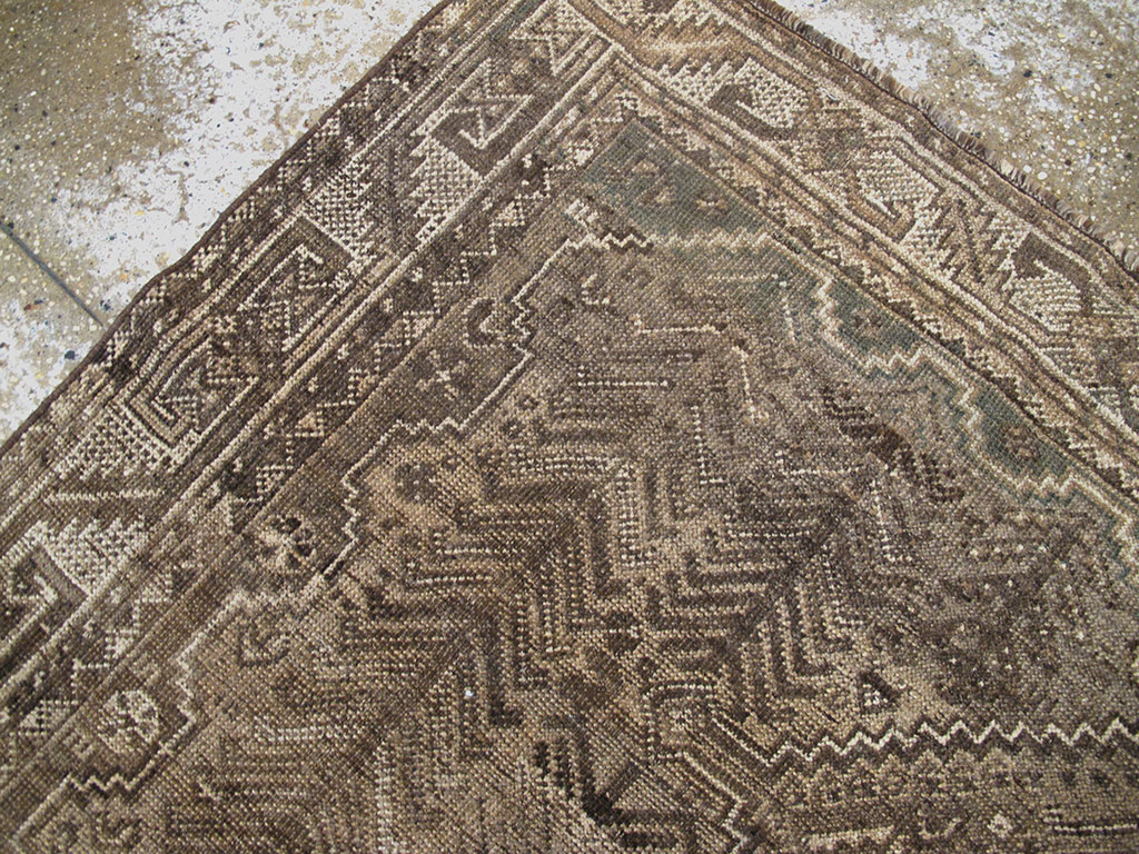 Vintage Shiraz Square Rug, No.23325 - Gsblank