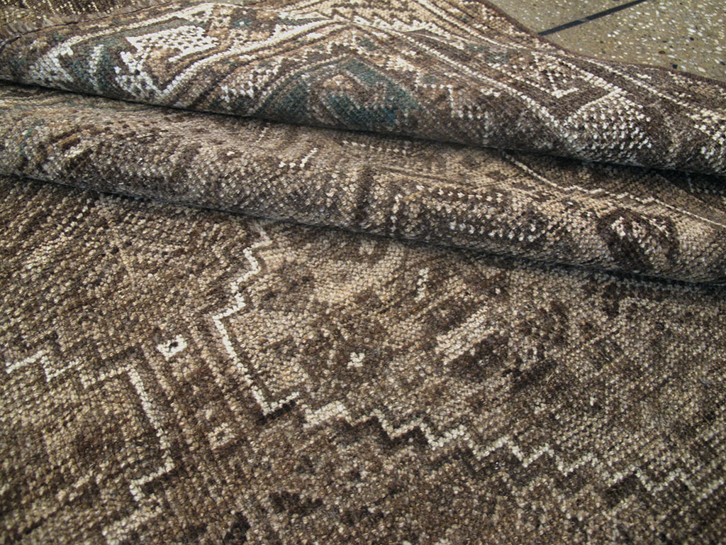 Vintage Shiraz Square Rug, No.23325 - Gsblank