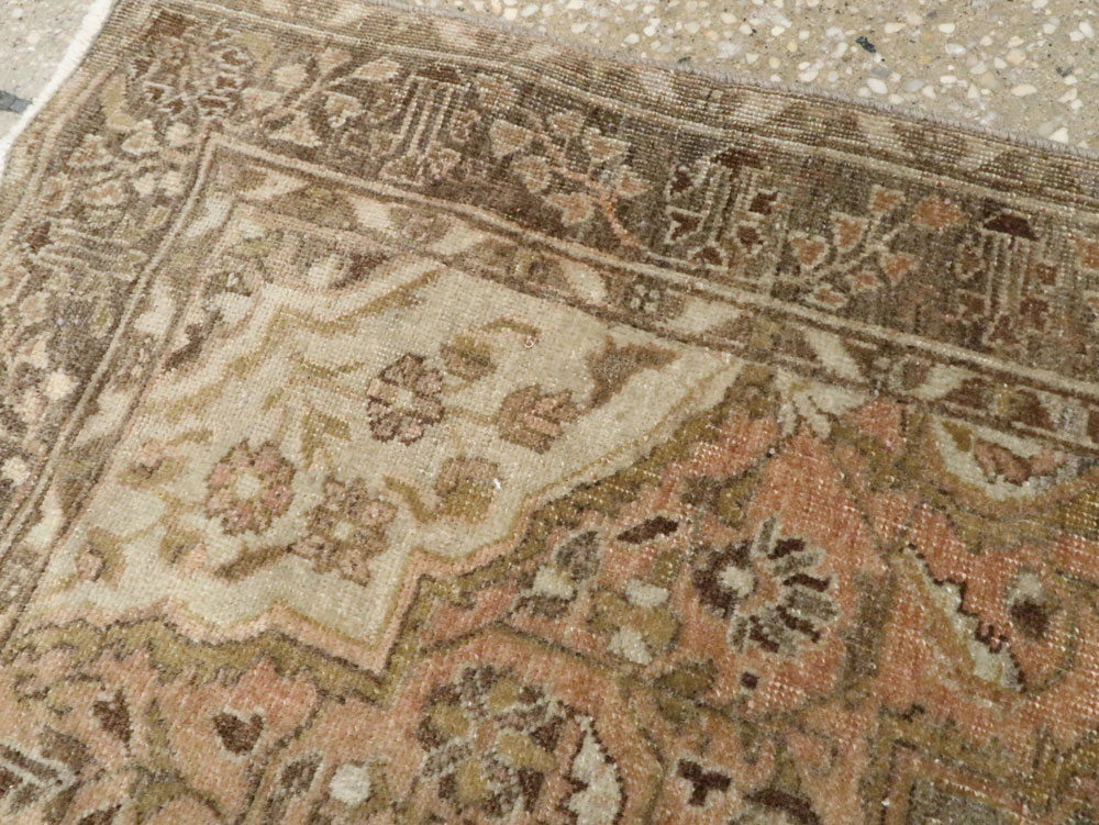 Antique Persian Sarouk Rug, No.23326 - Gsblank