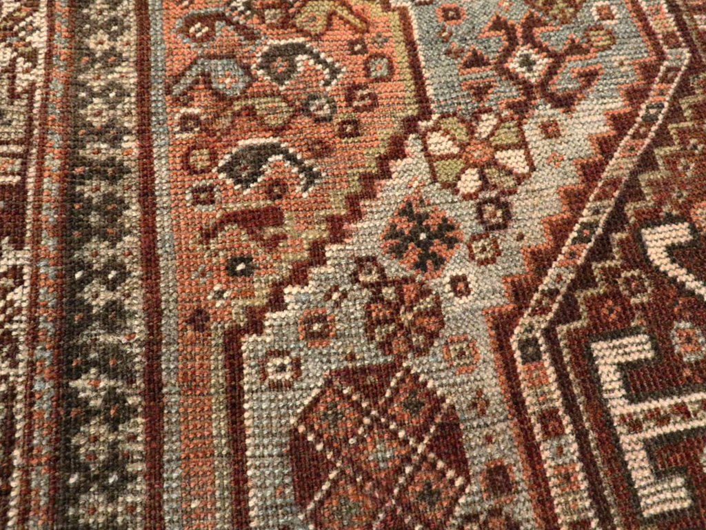 vintage Persian Shiraz Rug, No.23356 - Gsblank