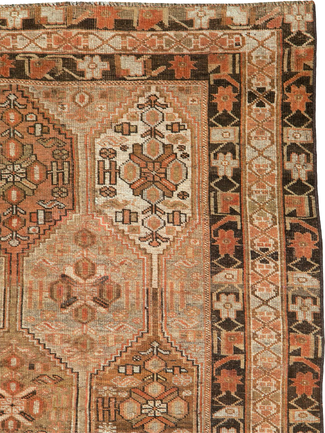 Vintage Persian Shiraz Rug, No.23380 - Gsblank