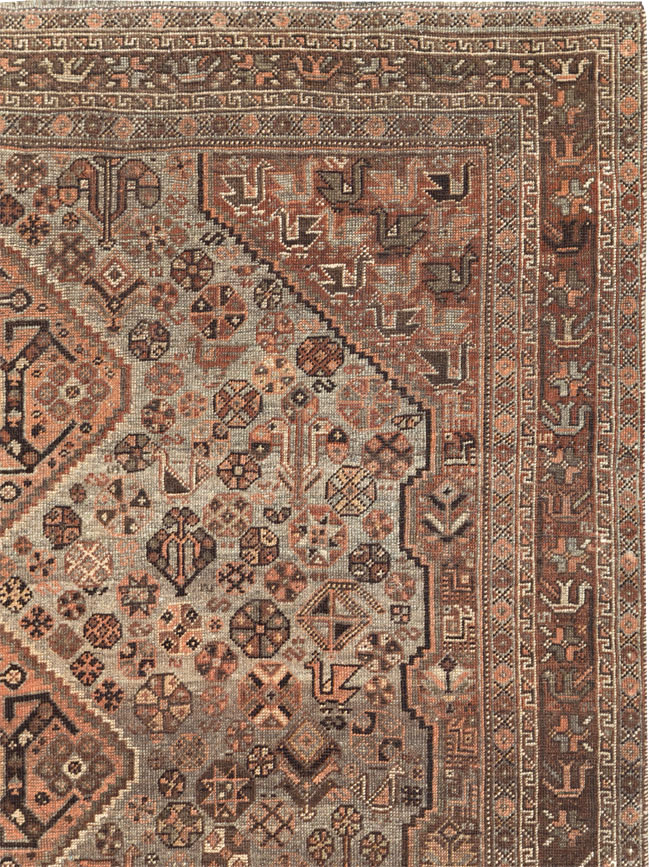 Vintage Persian Shiraz Carpet, No.23382 - Gsblank