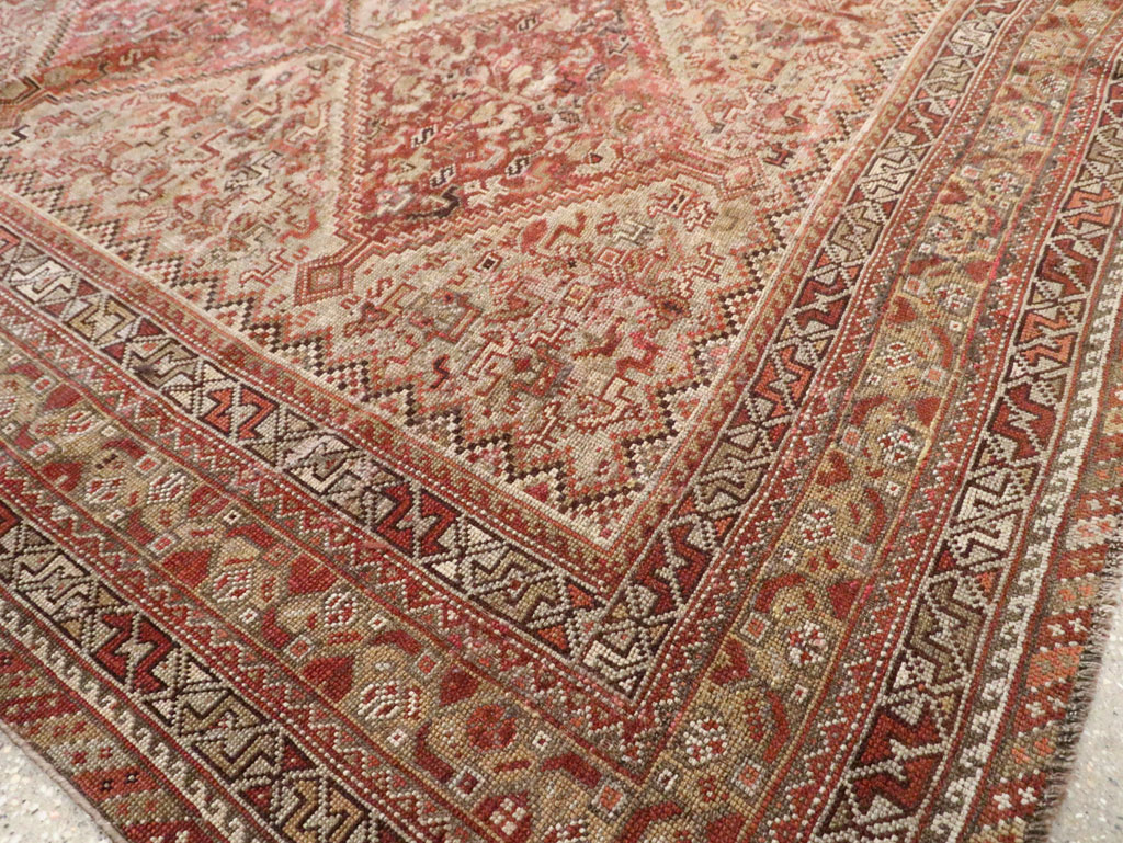 Antique Persian Shiraz Accent Carpet, No.23393 - Gsblank