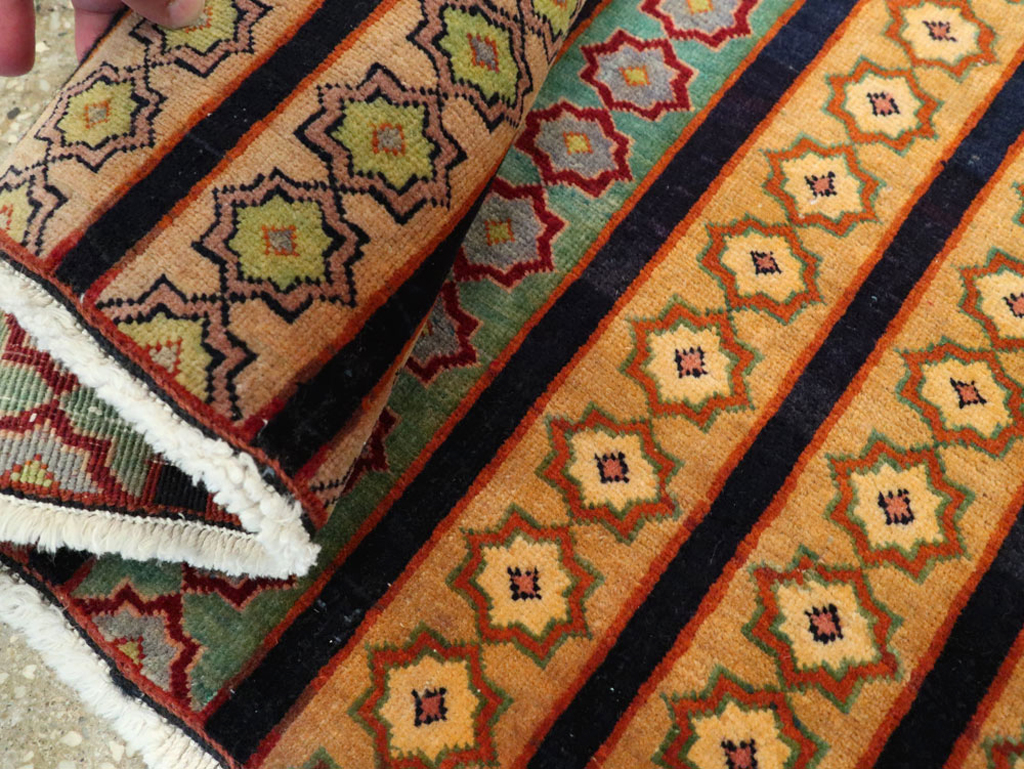 Vintage Persian Kashan Modernist Rug, No.23420 - Gsblank