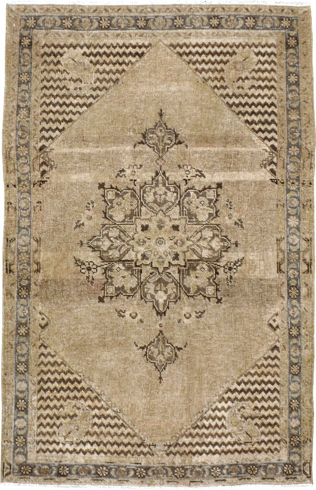 Antique Persian Tabriz Rug, No.23452 - Gsblank