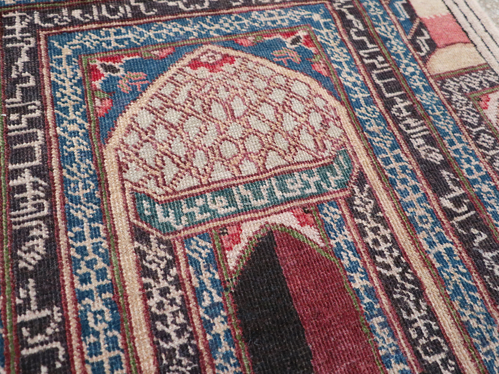 Vintage Persian Tabriz Pictorial Throw Rug, No.23455 - Gsblank