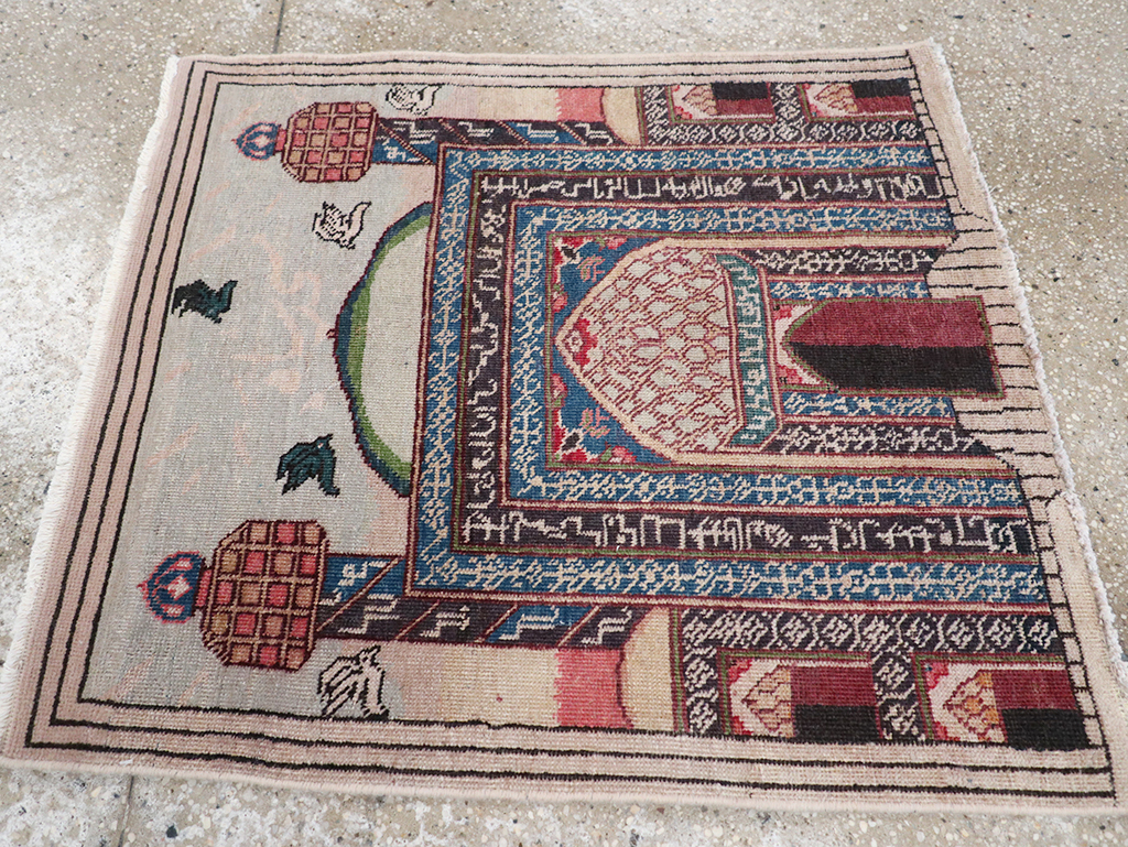 Vintage Persian Tabriz Pictorial Throw Rug, No.23455 - Gsblank