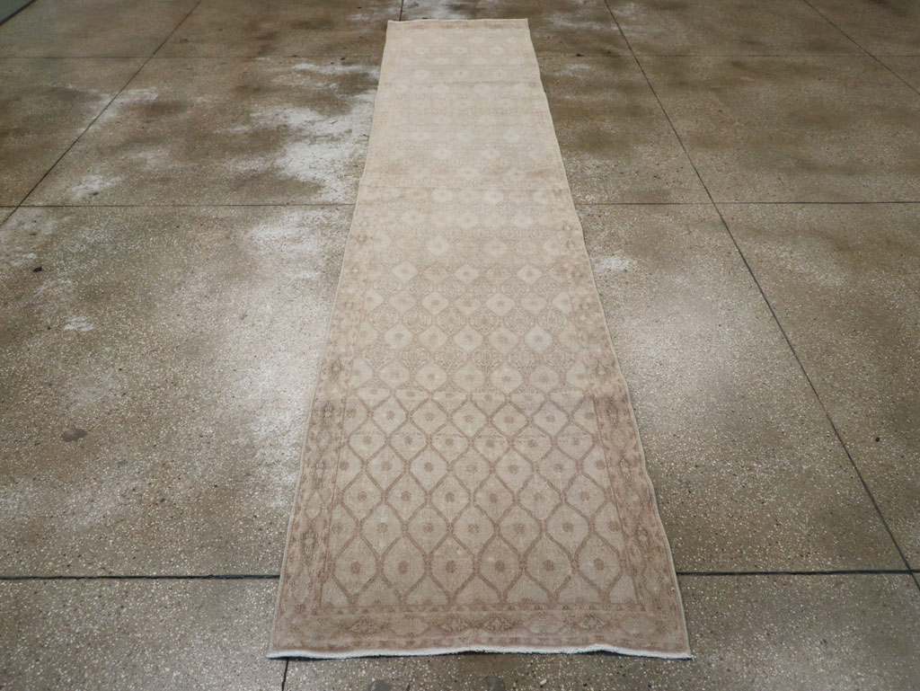 Vintage Persian Mashad Gallery Runner, No.23457 - Gsblank