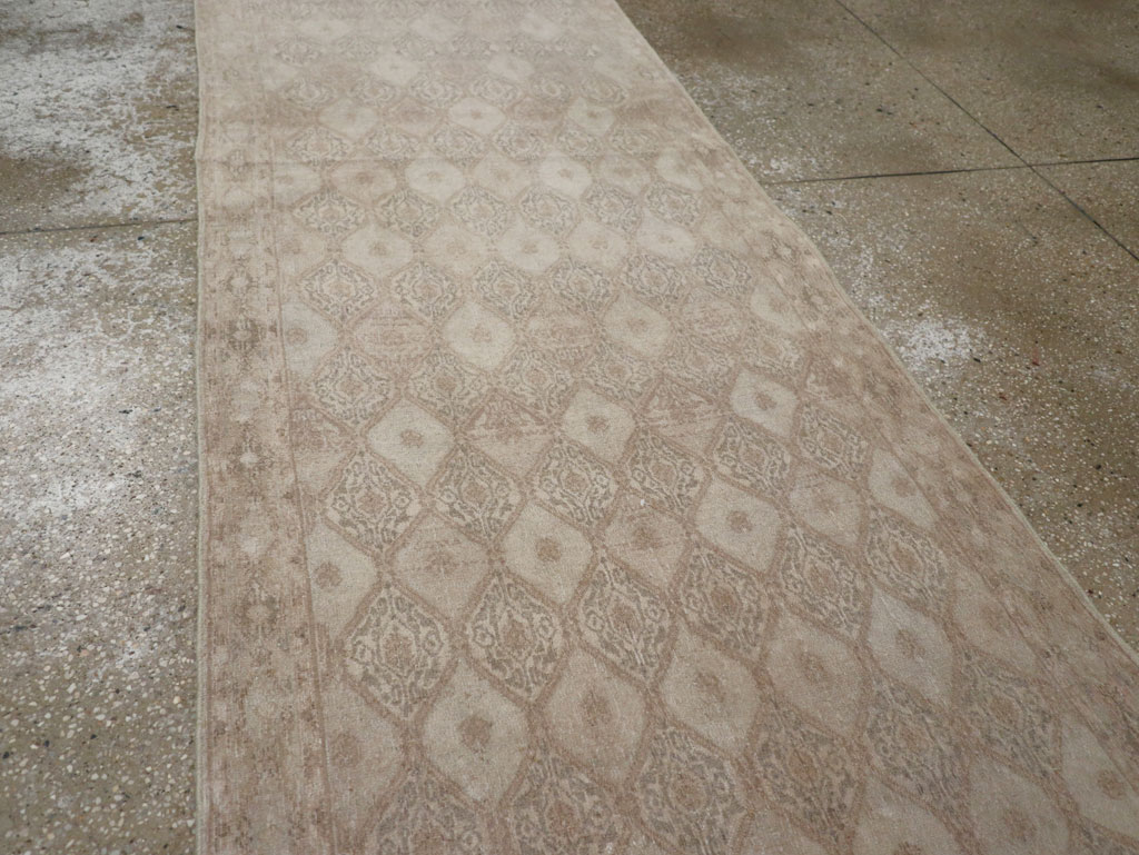 Vintage Persian Mashad Gallery Runner, No.23457 - Gsblank