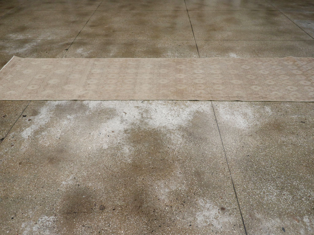 Vintage Persian Mashad Gallery Runner, No.23457 - Gsblank