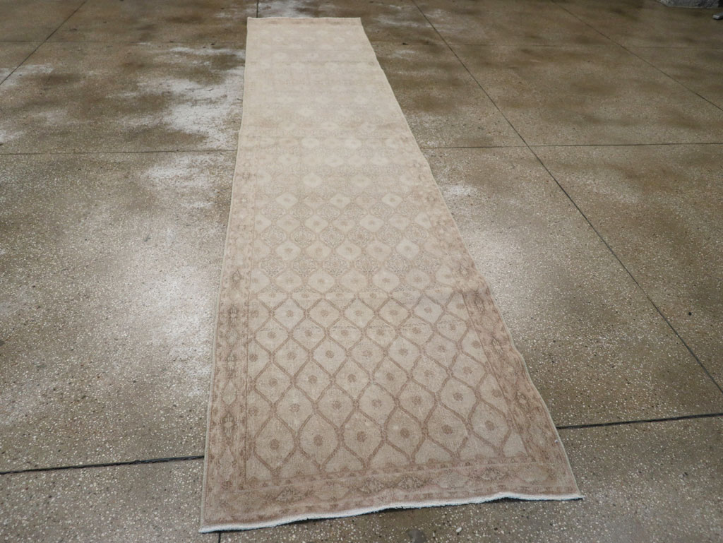 Vintage Persian Mashad Gallery Runner, No.23457 - Gsblank