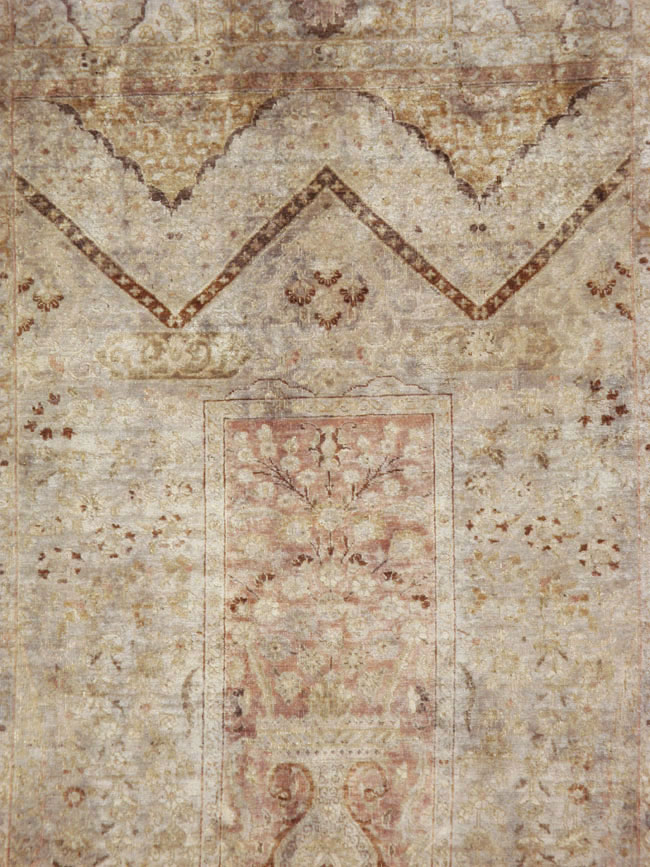 Antique Persian Tabriz Carpet, No.23550 - Gsblank