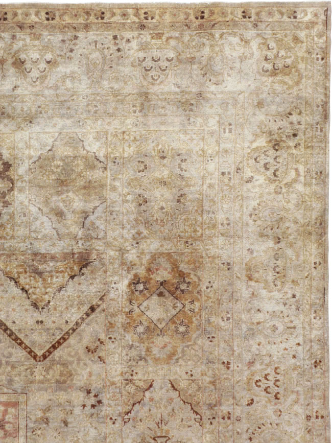 Antique Persian Tabriz Carpet, No.23550 - Gsblank