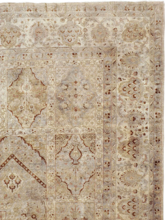 Antique Persian Tabriz Carpet, No.23550 - Gsblank
