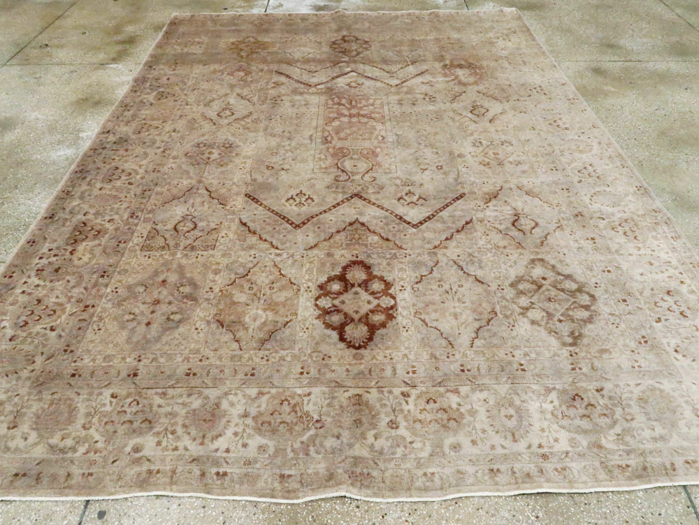 Antique Persian Tabriz Carpet, No.23550 - Gsblank