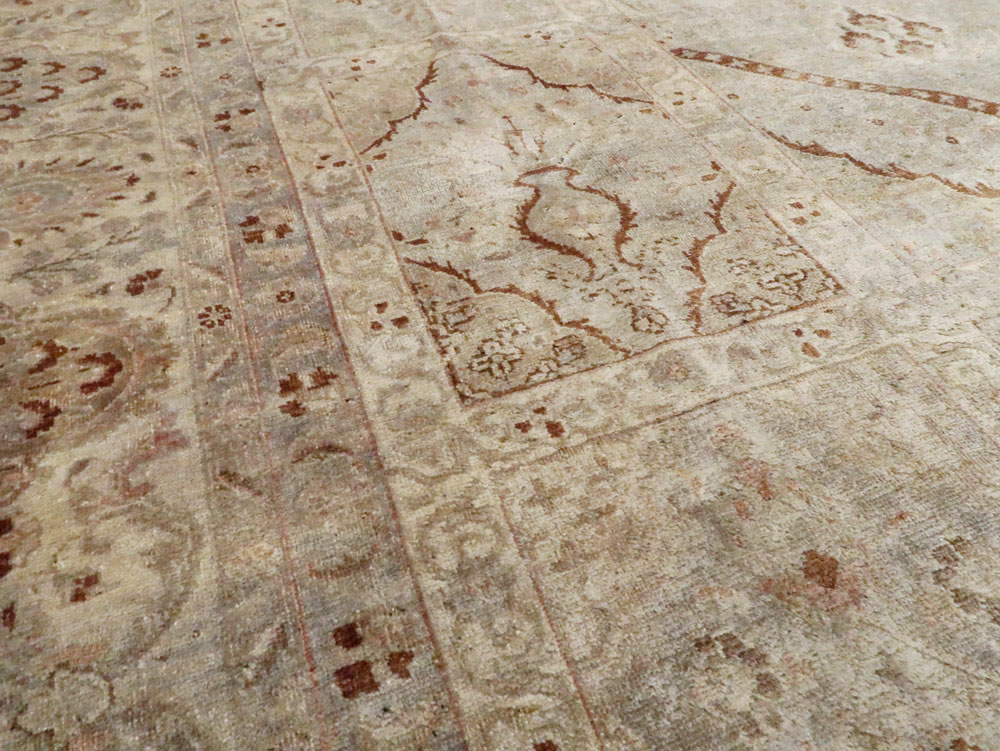 Antique Persian Tabriz Carpet, No.23550 - Gsblank