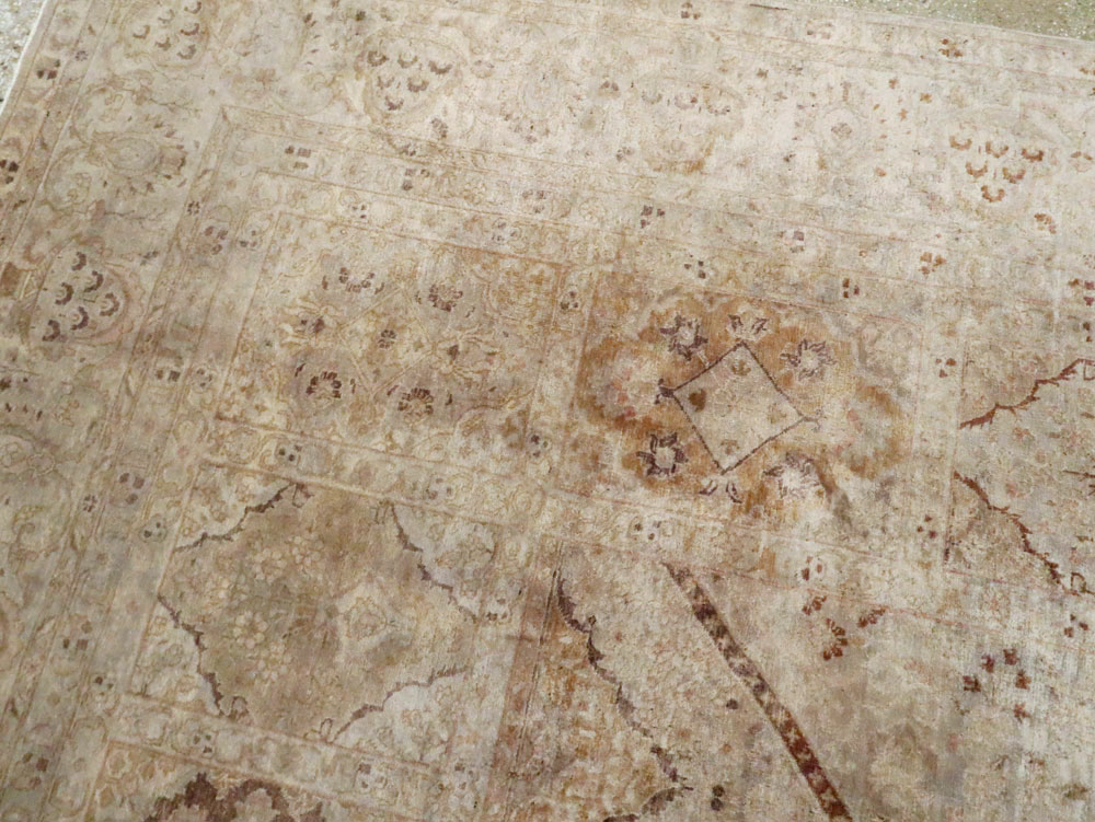 Antique Persian Tabriz Carpet, No.23550 - Gsblank