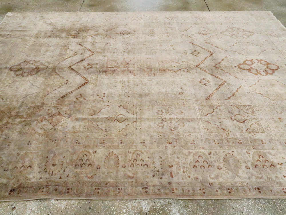 Antique Persian Tabriz Carpet, No.23550 - Gsblank