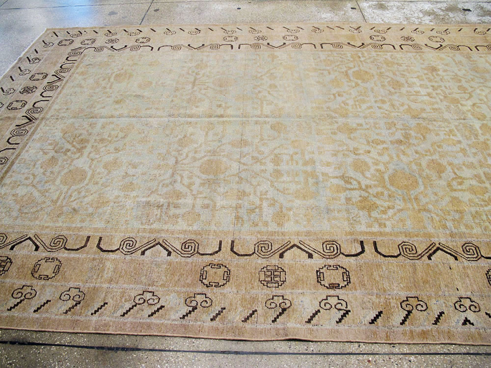 Vintage East Turkestan Khotan Gallery Carpet, No.23621 - Gsblank