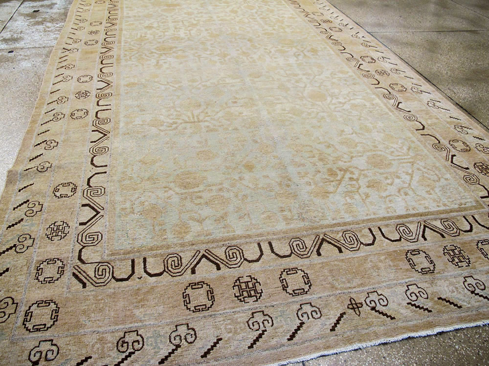 Vintage East Turkestan Khotan Gallery Carpet, No.23621 - Gsblank