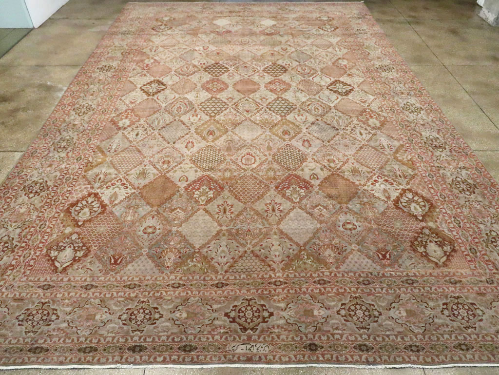 Vintage Persian Qazvin Carpet, No.23657 - Gsblank