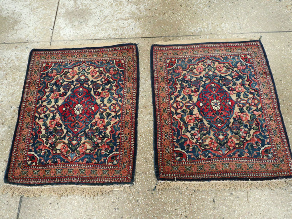 Antique Persian Souf Kashan Rug (Pair: 1 of 2), No.23718 - Gsblank