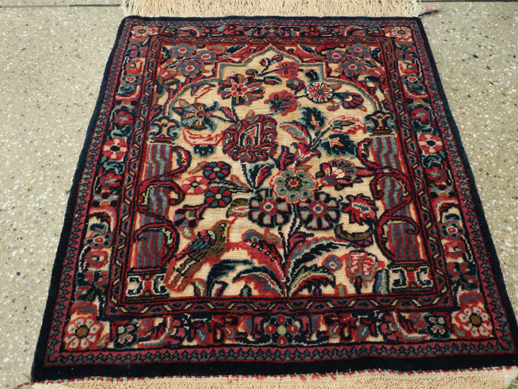 Vintage Persian Kashan Square Rug, No.23720 - Gsblank